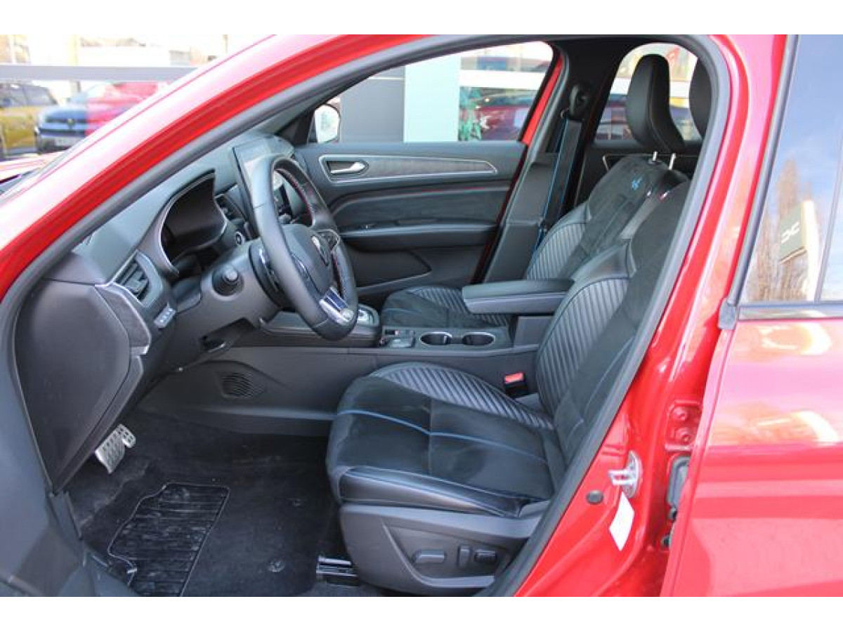 Renault Megane Conquest 1.3 tCe Hybrid EDC 