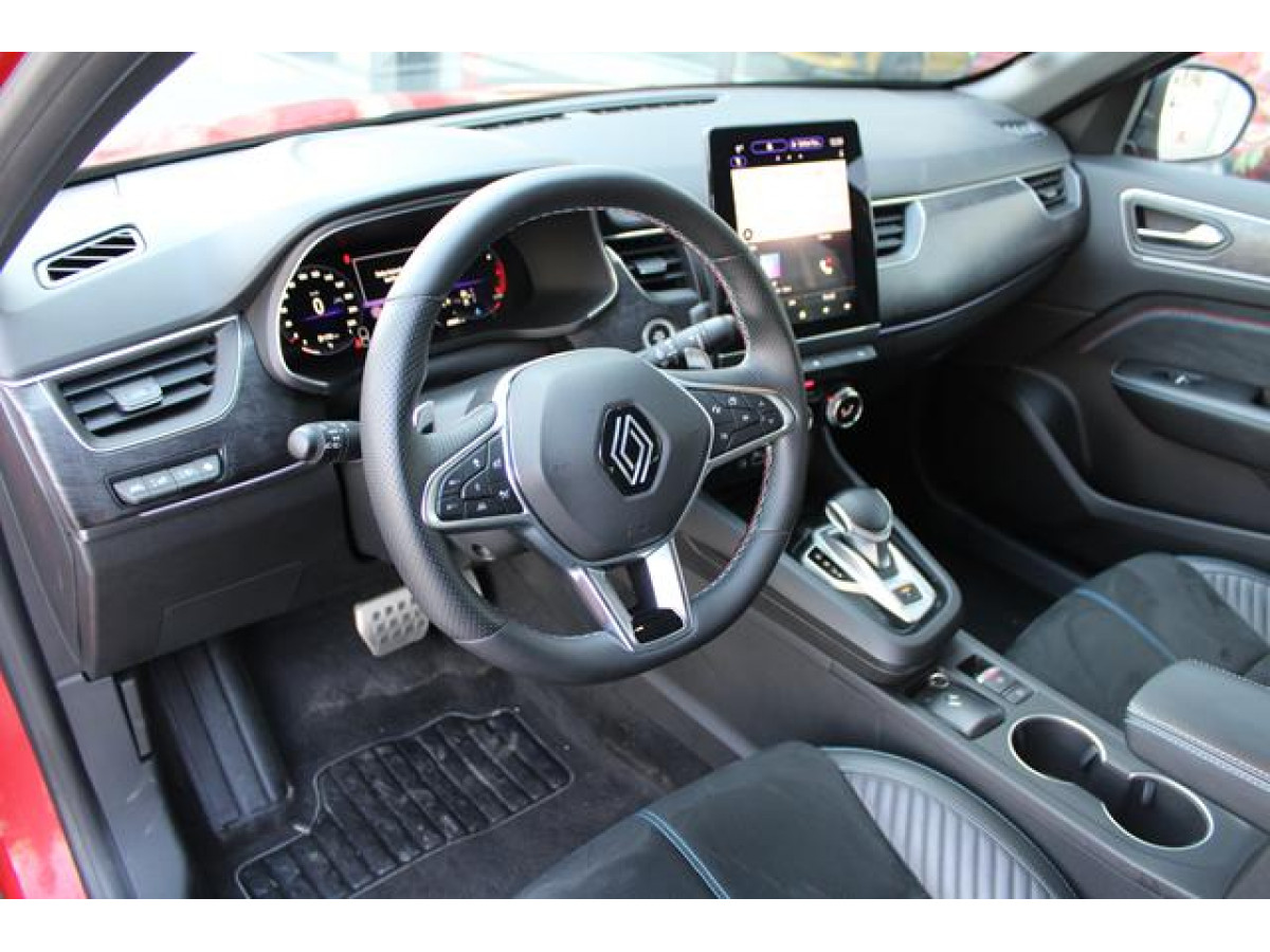 Renault Megane Conquest 1.3 tCe Hybrid EDC 