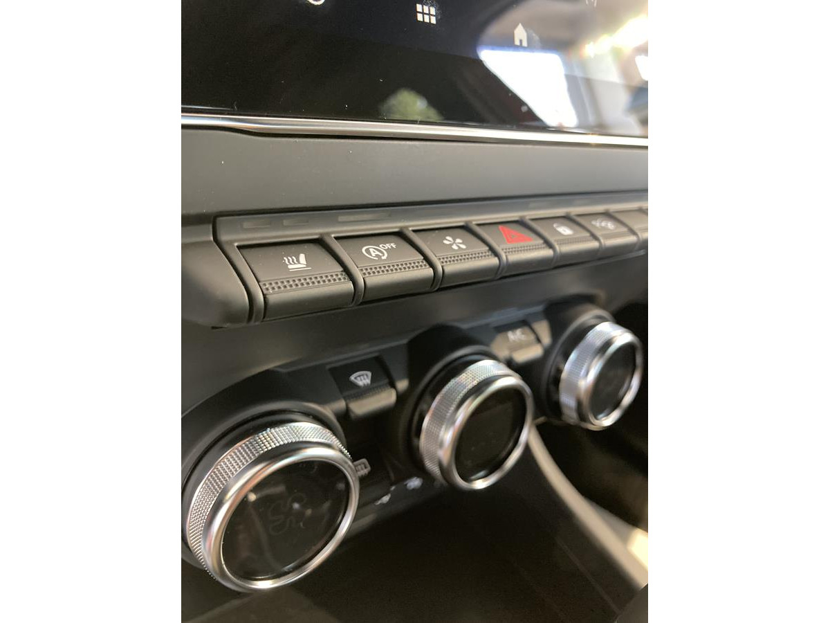 Renault Megane Conquest R.S. LINE TCe 140 EDC 