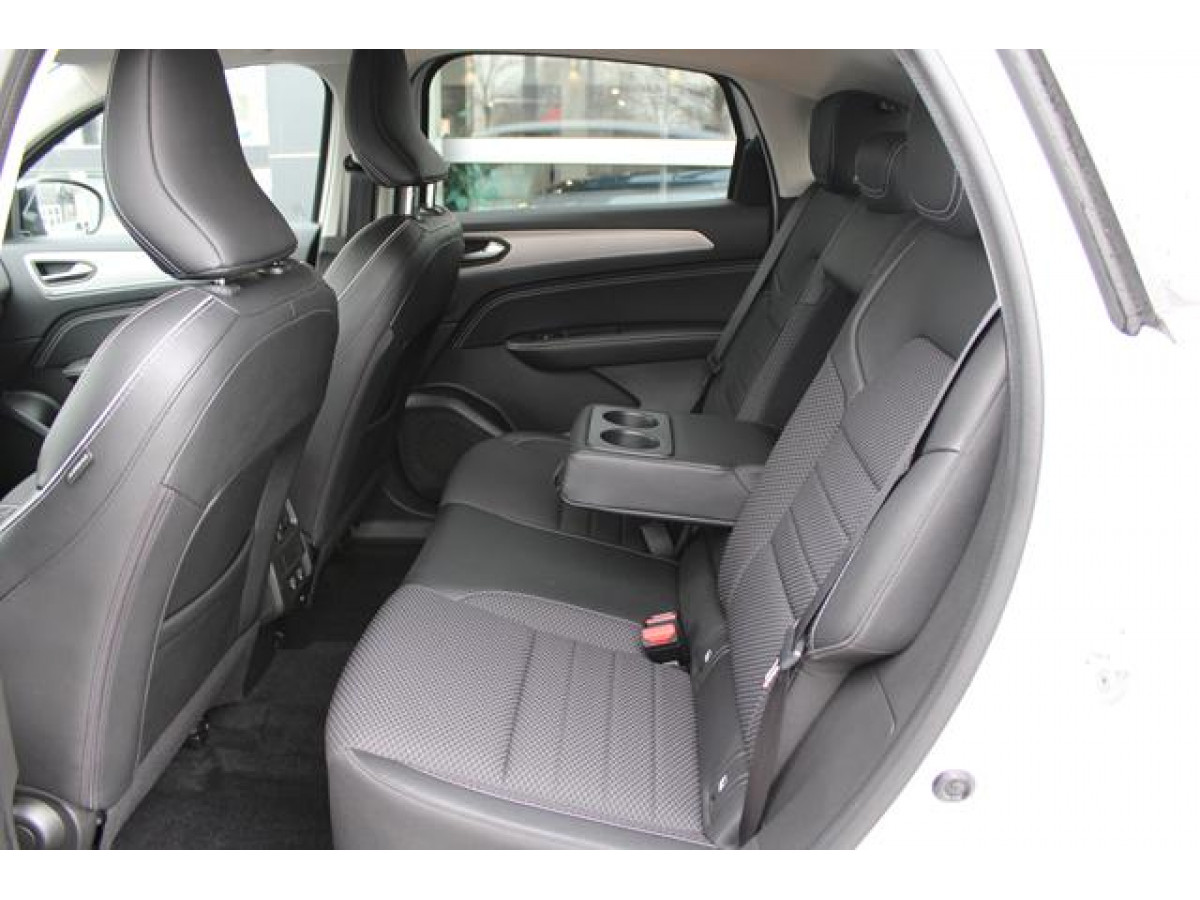 Renault Megane Conquest 1.3 tCe Hybrid EDC 