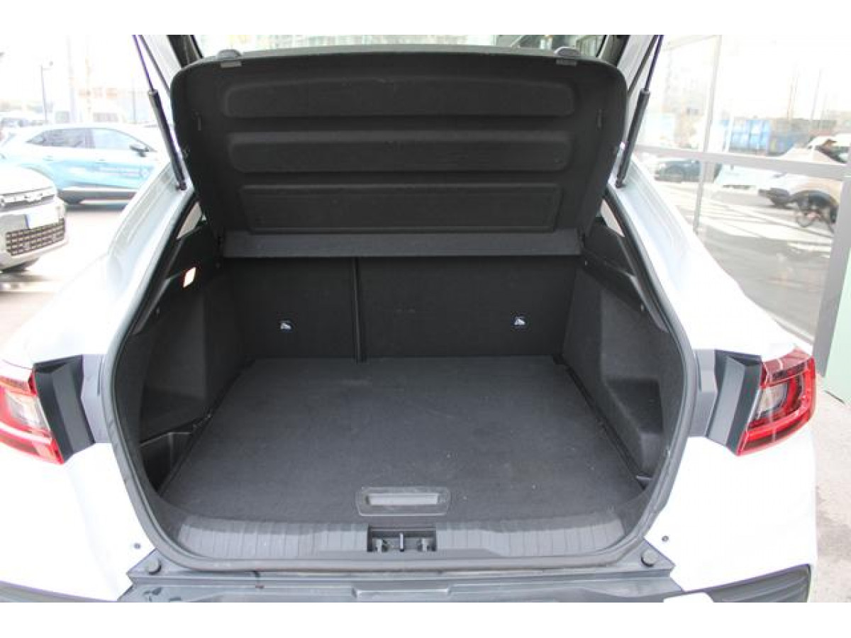 Renault Megane Conquest 1.3 tCe Hybrid EDC 