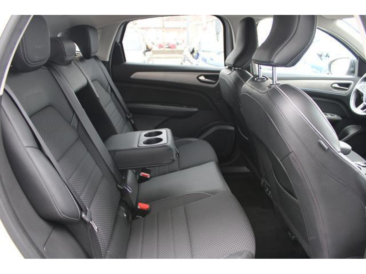 Renault Megane Conquest 1.3 tCe Hybrid EDC 