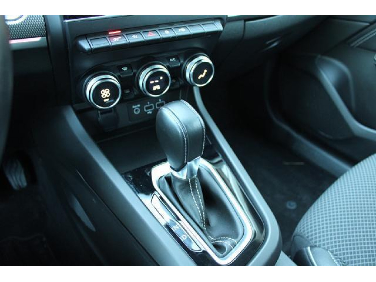 Renault Megane Conquest 1.3 tCe Hybrid EDC 