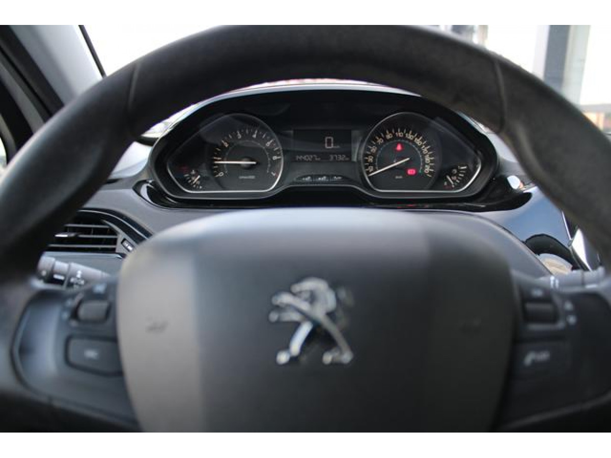 Peugeot 208 1.2 Van 