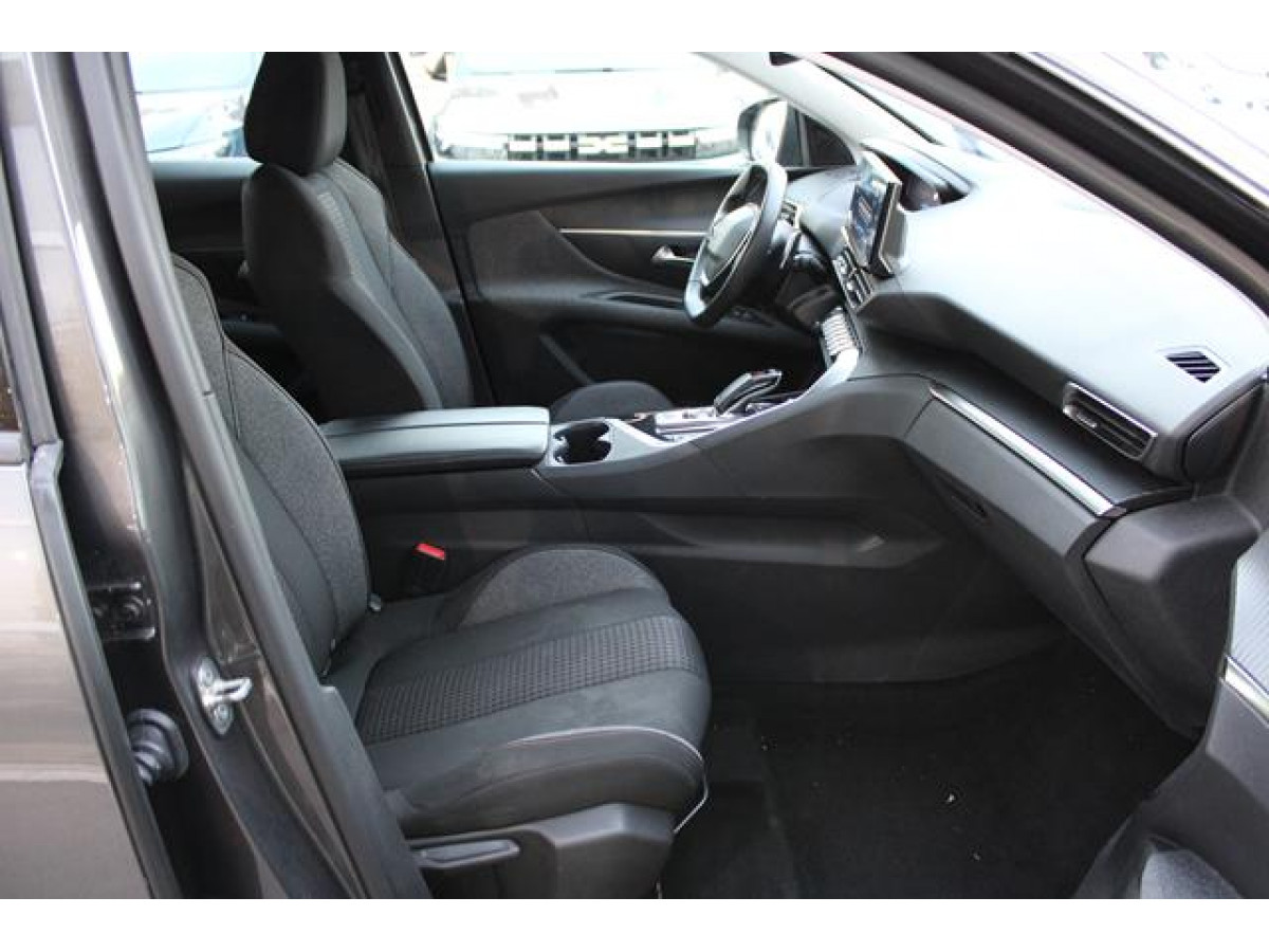 PEUGEOT 3008 1.5 HDI AUT 