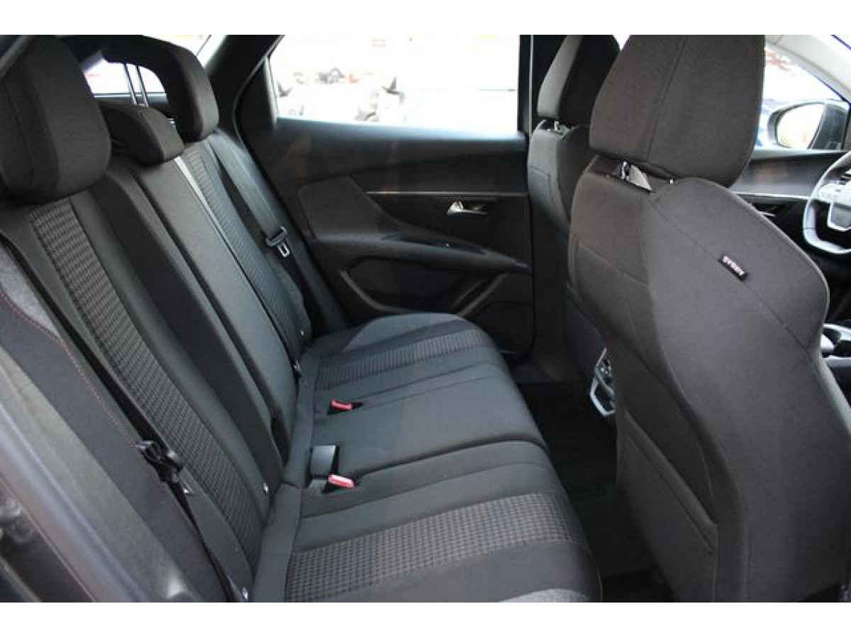 PEUGEOT 3008 1.5 HDI AUT 