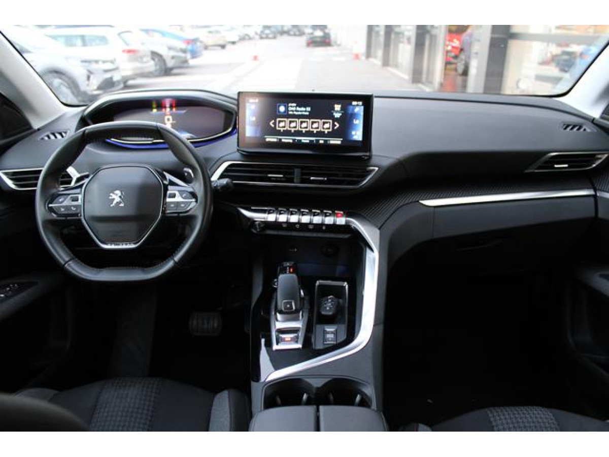 PEUGEOT 3008 1.5 HDI AUT 