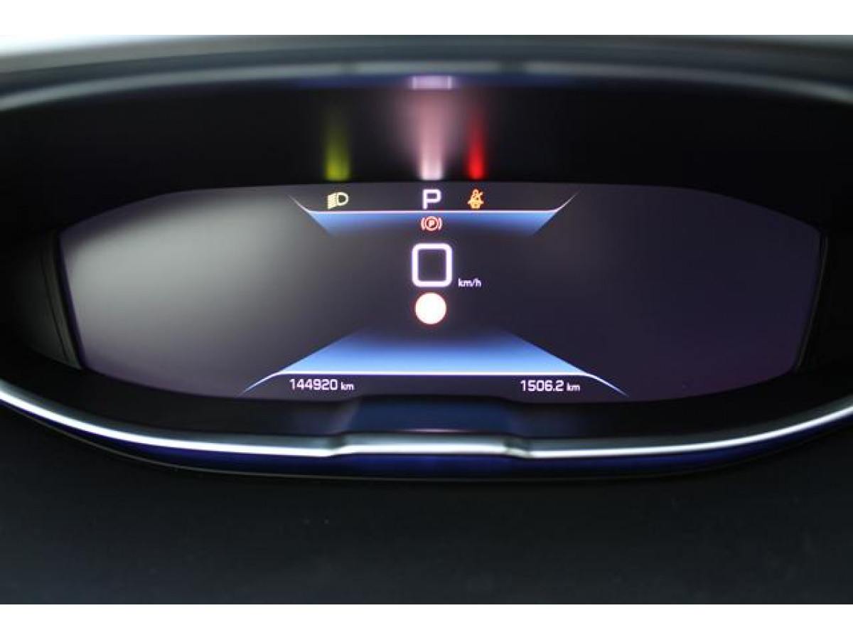 PEUGEOT 3008 1.5 HDI AUT 