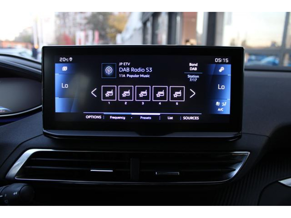 PEUGEOT 3008 1.5 HDI AUT 