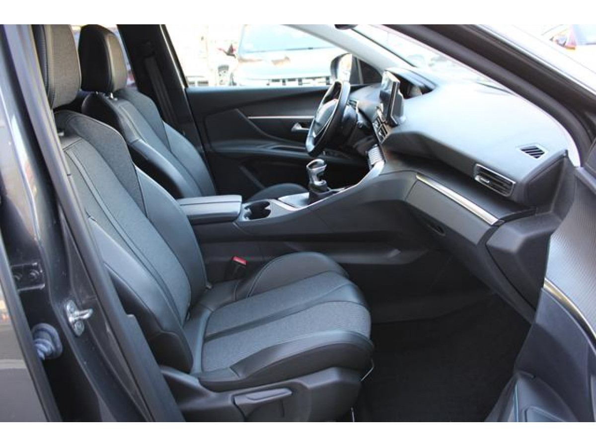 Peugeot 3008 1.2 PURETECH 