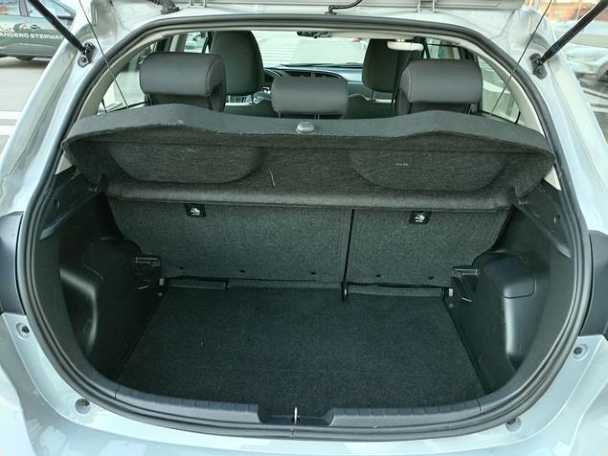 Toyota Yaris 1.5 Sol AUT