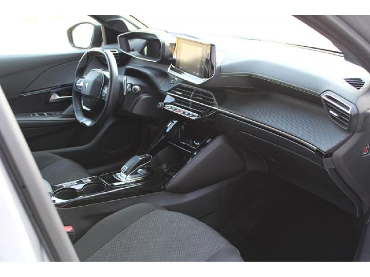 Peugeot 208 1.2 GT LINE AUT 