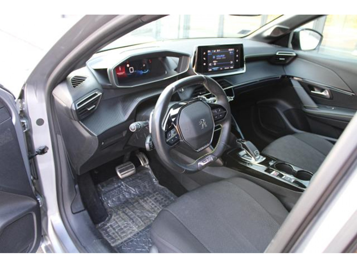 Peugeot 208 1.2 GT LINE AUT 