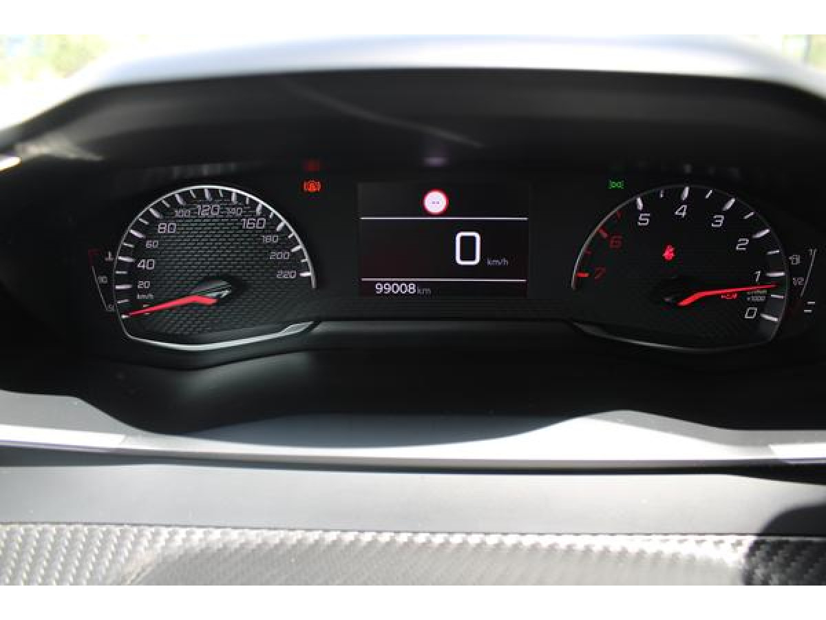 Peugeot 2008 1.2 Allure 