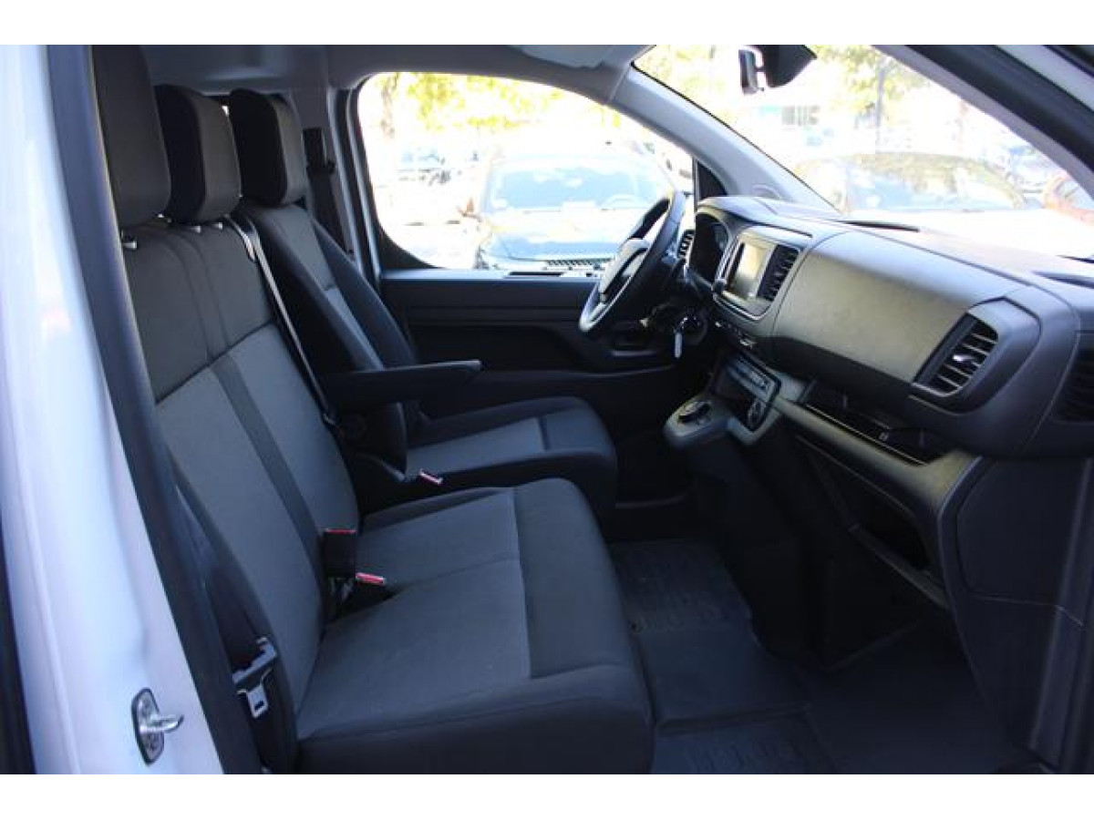 Opel Vivaro 2.0 L 180 A 8 