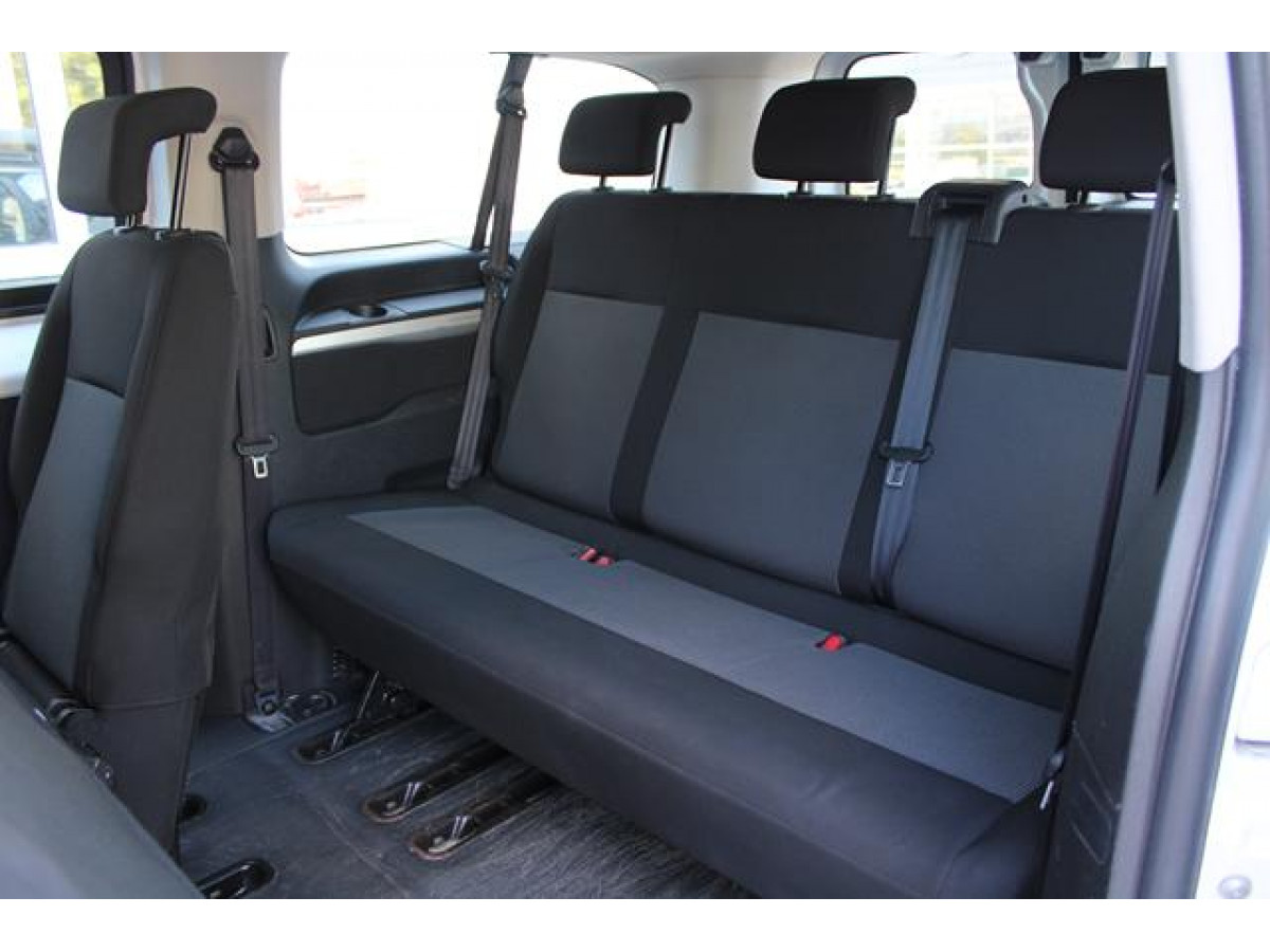 Opel Vivaro 2.0 L 180 A 8 