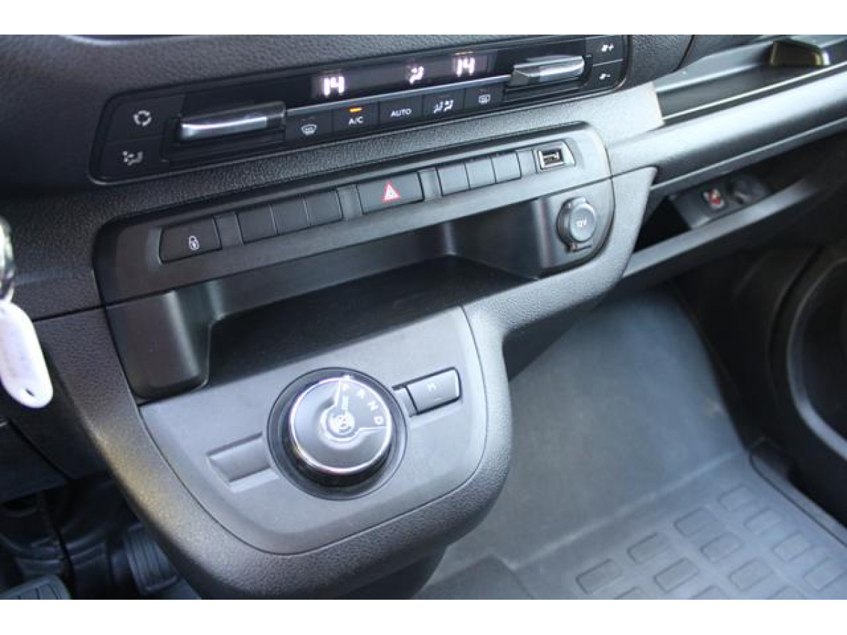 Opel Vivaro 2.0 L 180 A 8 