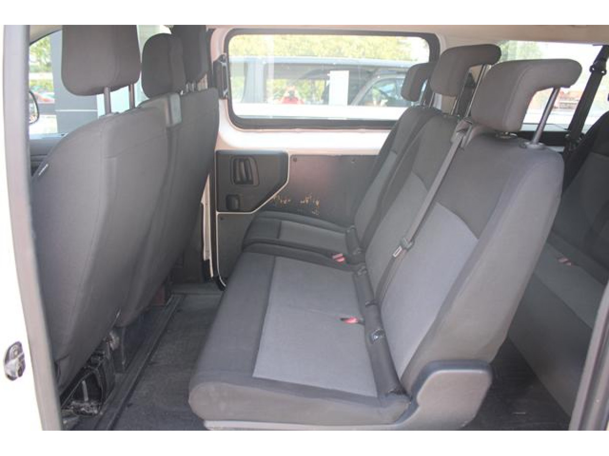 Opel Vivaro 2.0 L 180 A 8 