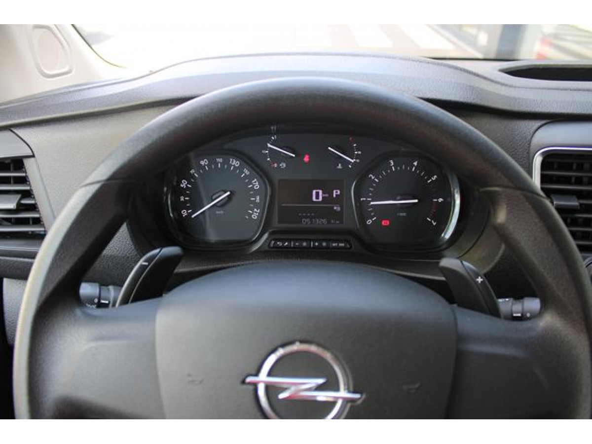 Opel Vivaro 2.0 L 180 A 8 