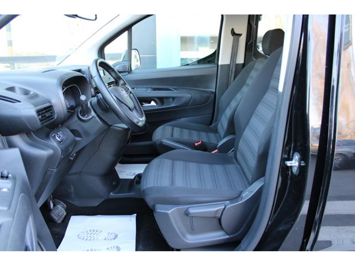 Opel Combo 1.5 HDI AUT 