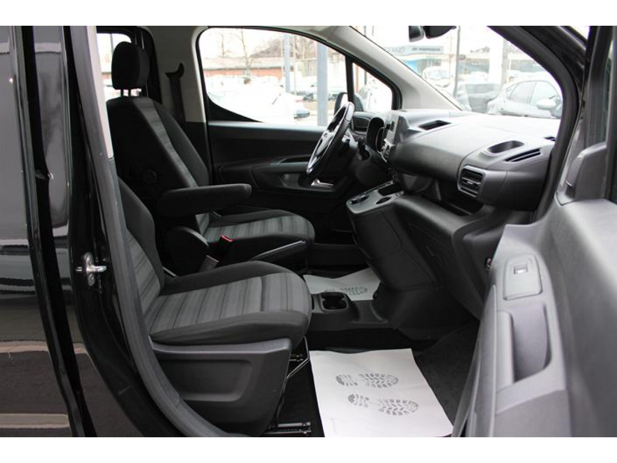 Opel Combo 1.5 HDI AUT 