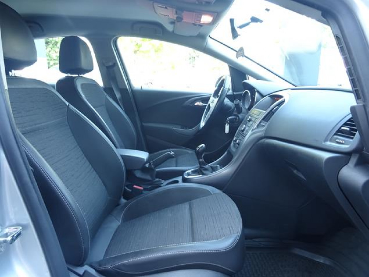 Opel Astra J 1.6 Enjoy 