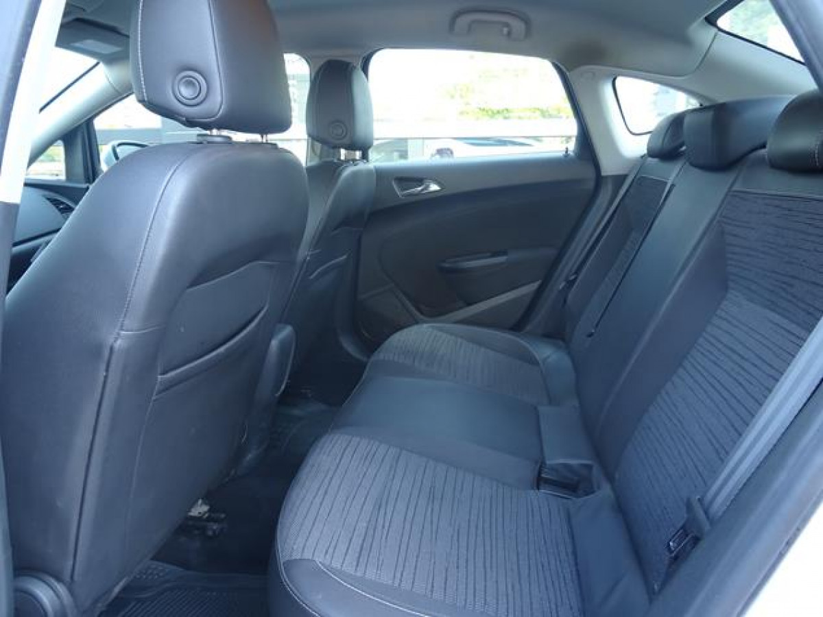 Opel Astra J 1.6 Enjoy 