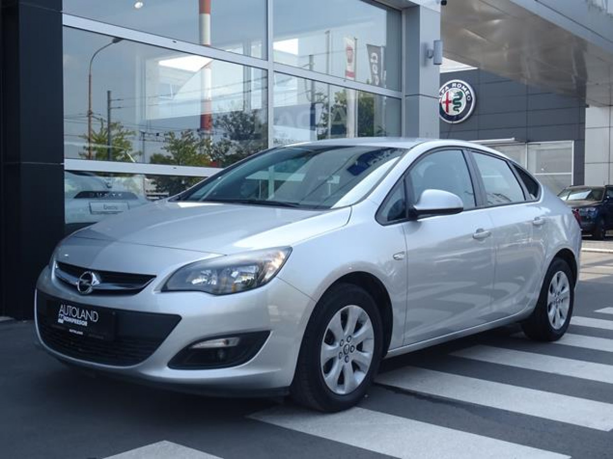 Opel Astra J 1.6 Enjoy 