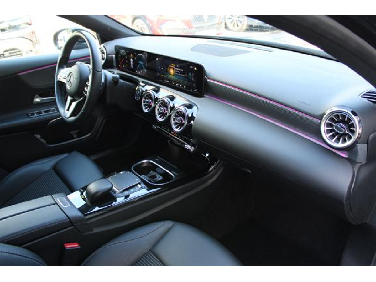 Mercedes Benz A 180 1.3 MHEV DCT 