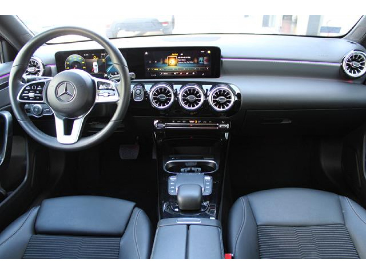 Mercedes Benz A 180 1.3 MHEV DCT 