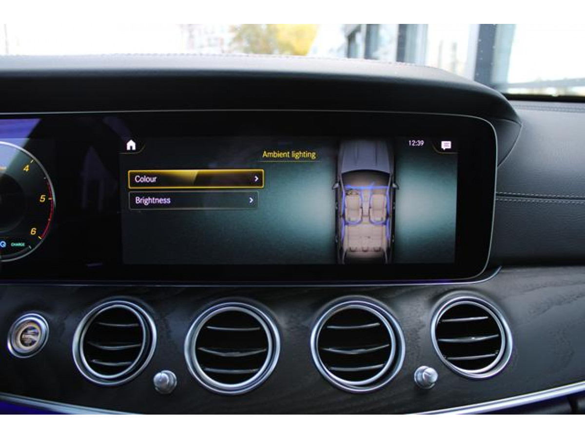 Mercedes Benz E220 D Hybrid 4MATIC 