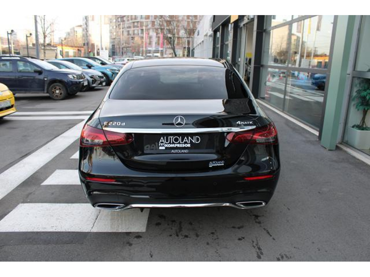 Mercedes Benz E 220 2.0 D HYB. 4MATIC 