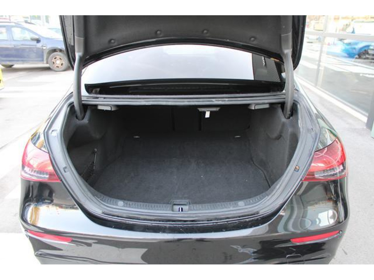 Mercedes Benz E 220 2.0 D HYB. 4MATIC 