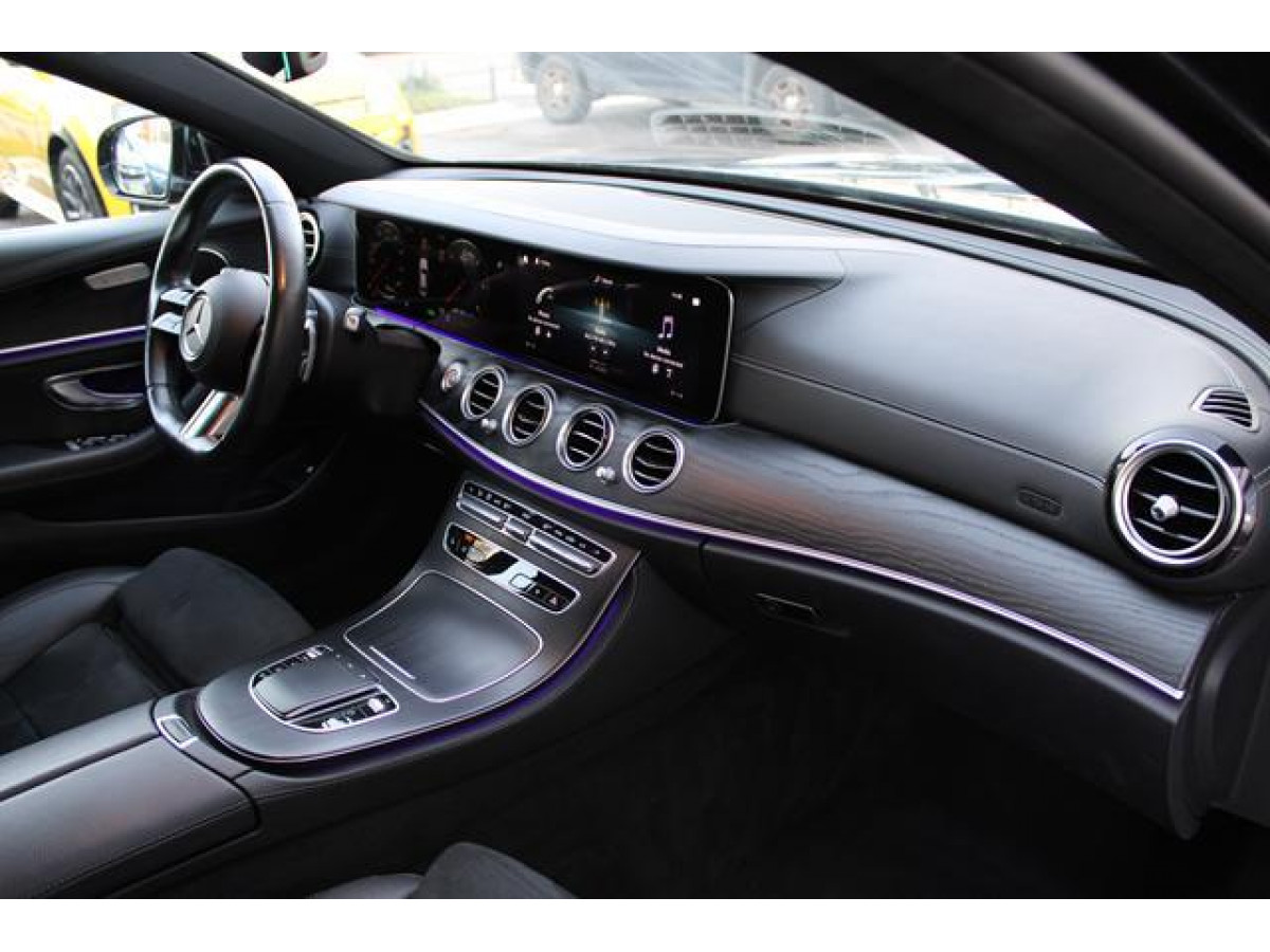 Mercedes Benz E 220 2.0 D HYB. 4MATIC 
