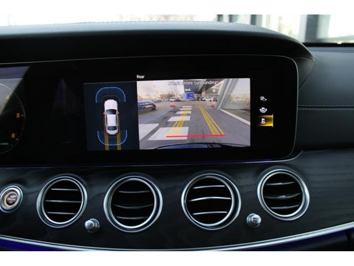 Mercedes Benz E 220 2.0 D HYB. 4MATIC 