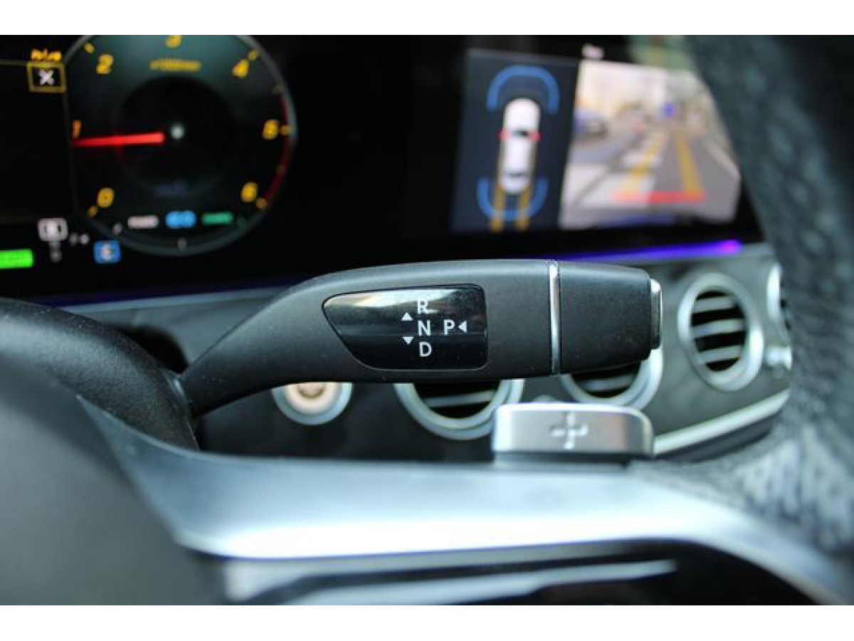 Mercedes Benz E 220 2.0 D HYB. 4MATIC 