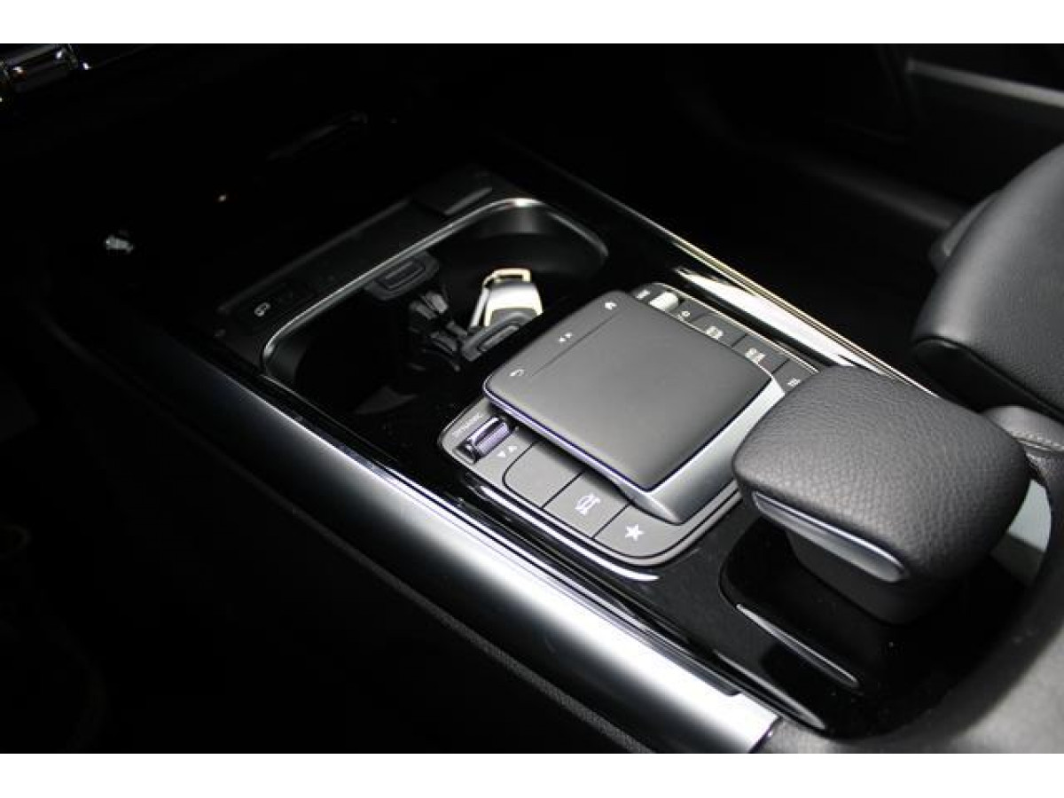 Mercedes Benz GLA 200 1.3 AUT 