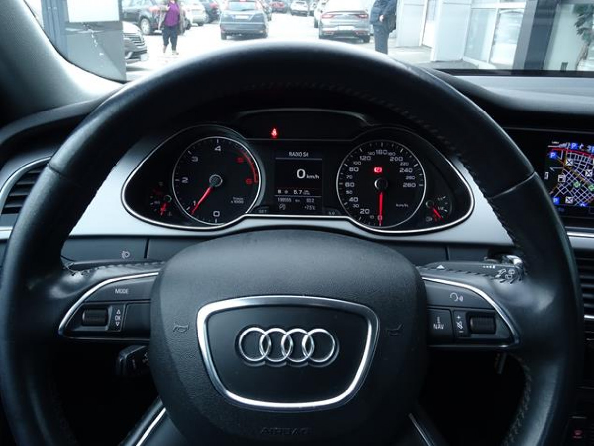 Audi A4 AVANT 2.0 TDI 