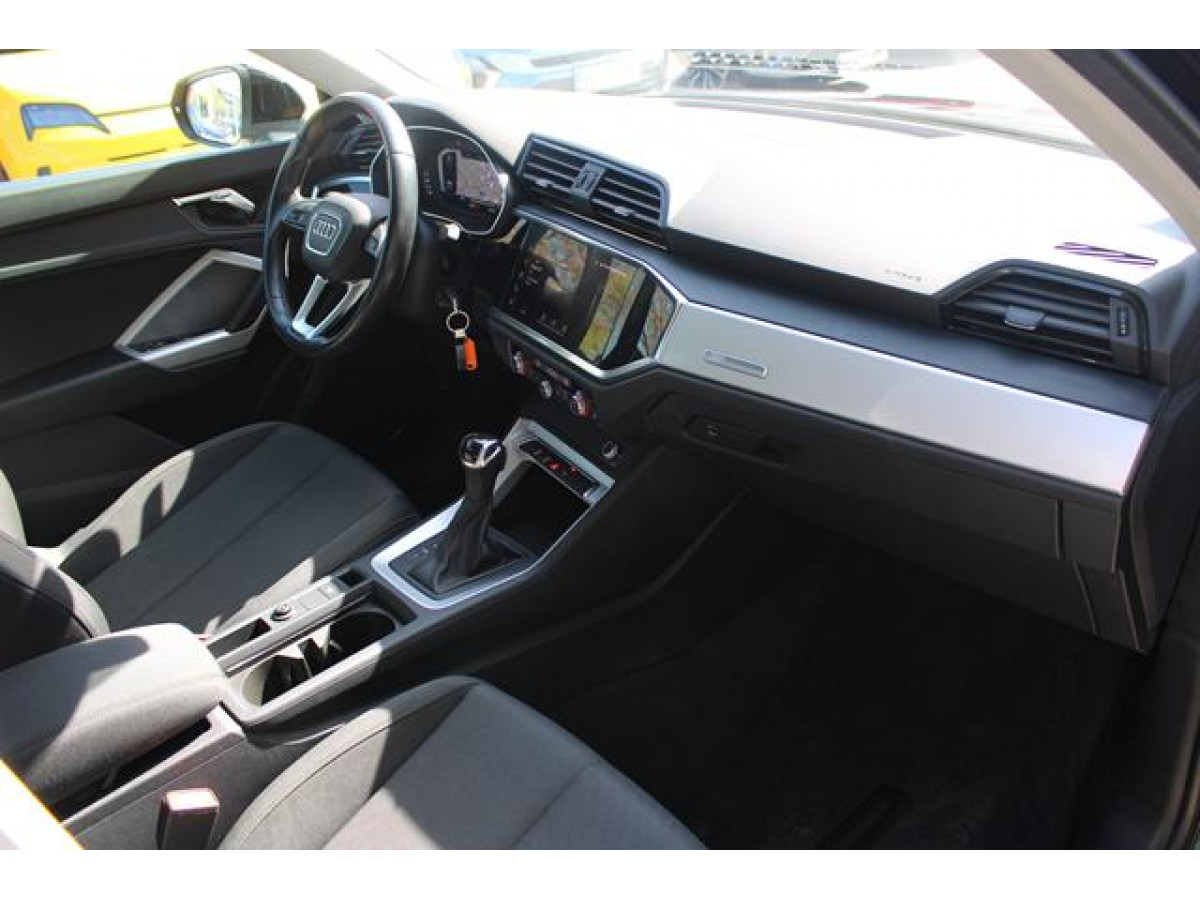 Audi Q3 2.0 TDI S TRONIC 