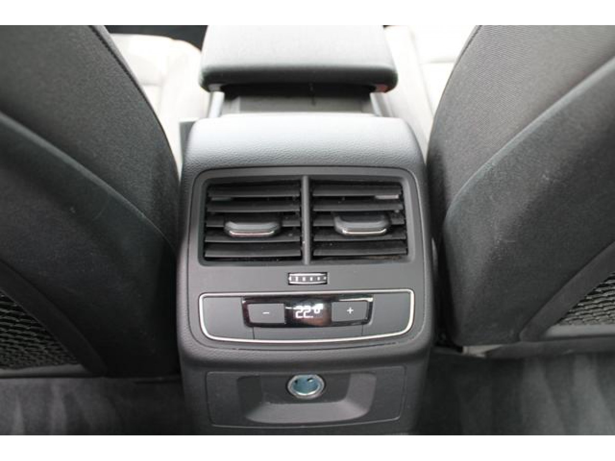 Audi A4 35 TFSI Hybrid 