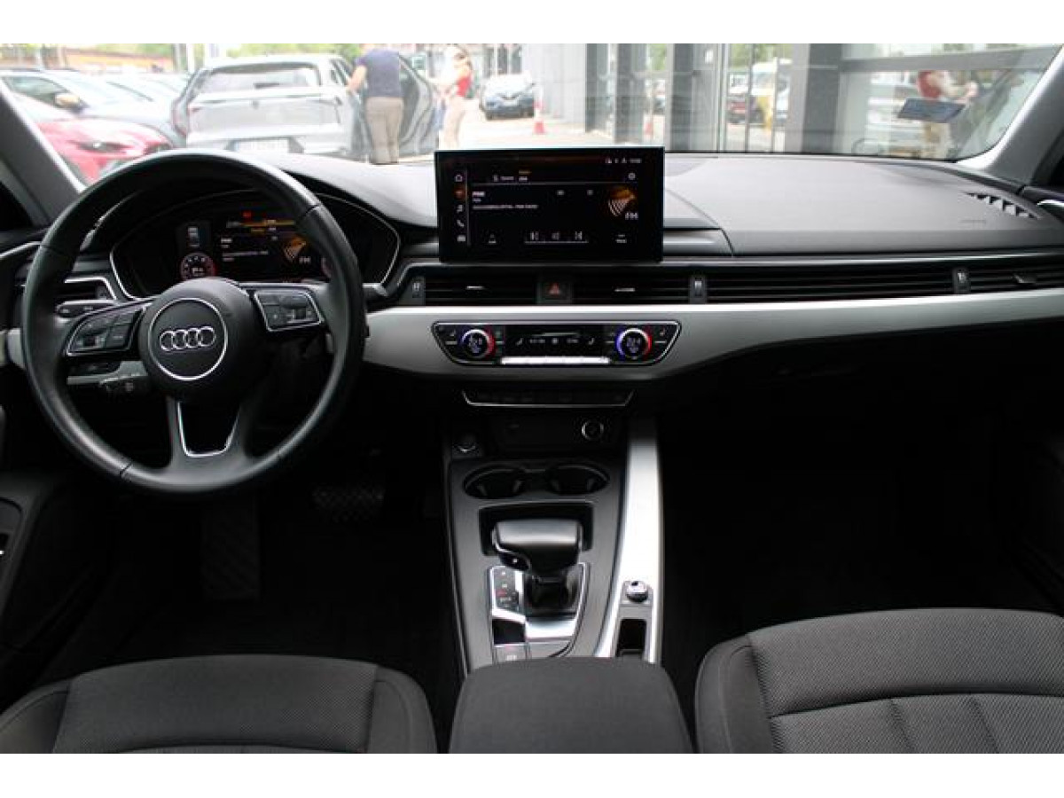 Audi A4 35 TFSI Hybrid 