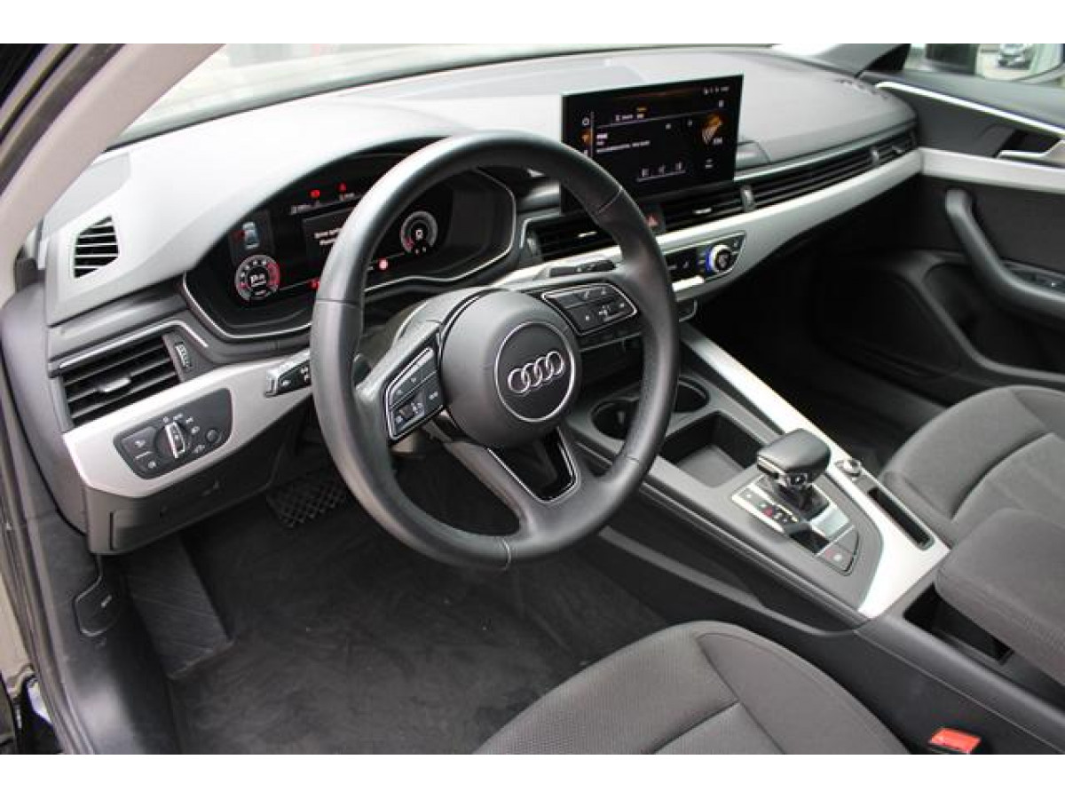 Audi A4 35 TFSI Hybrid 