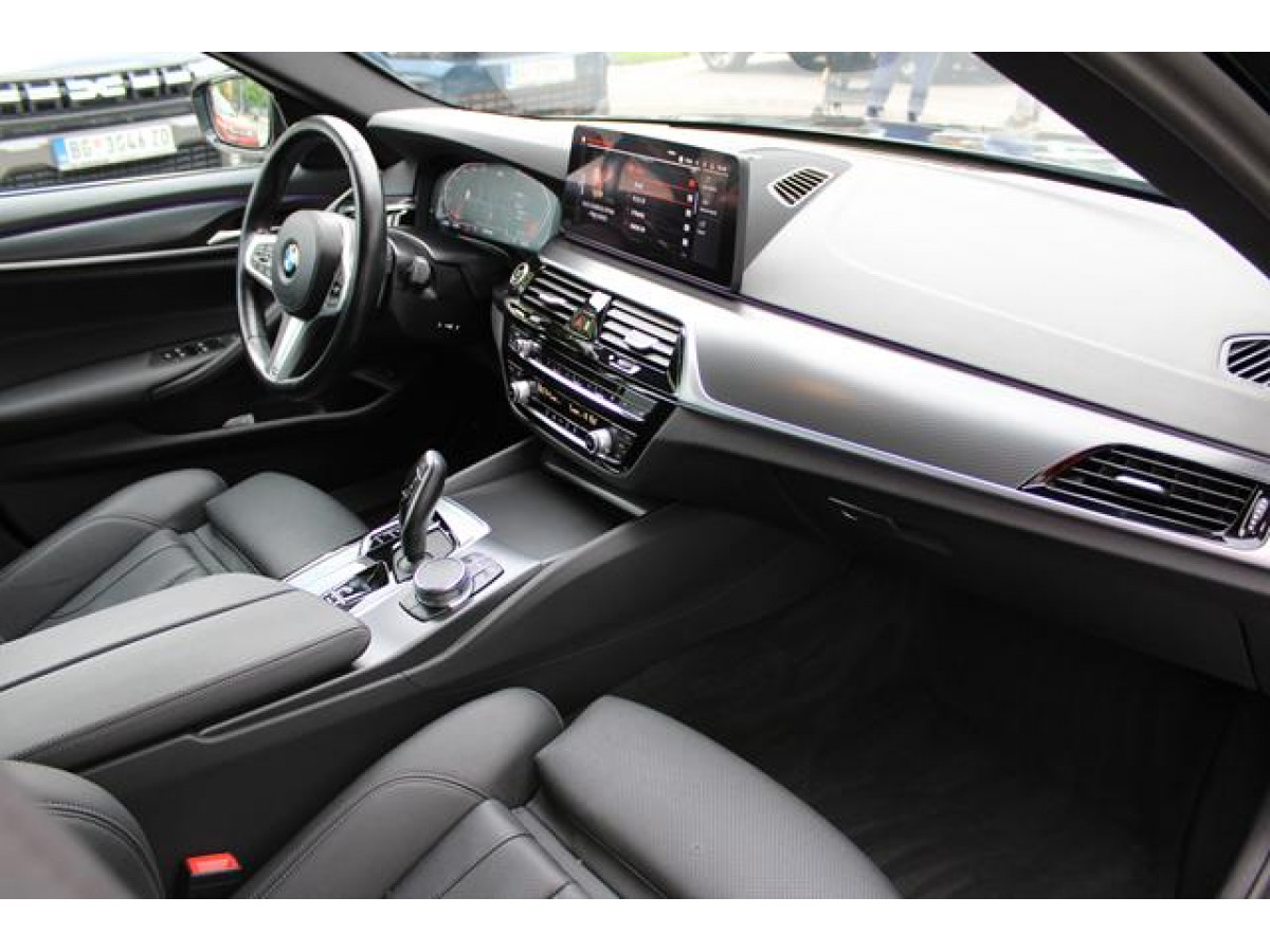 BMW 520 2.0D XDRIVE 