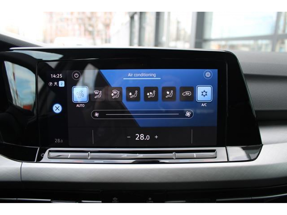 Volkswagen Golf 8 2.0 TDI Life 