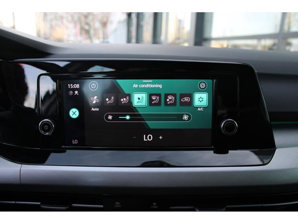 Volkswagen Golf 8 2.0 TDI Life 