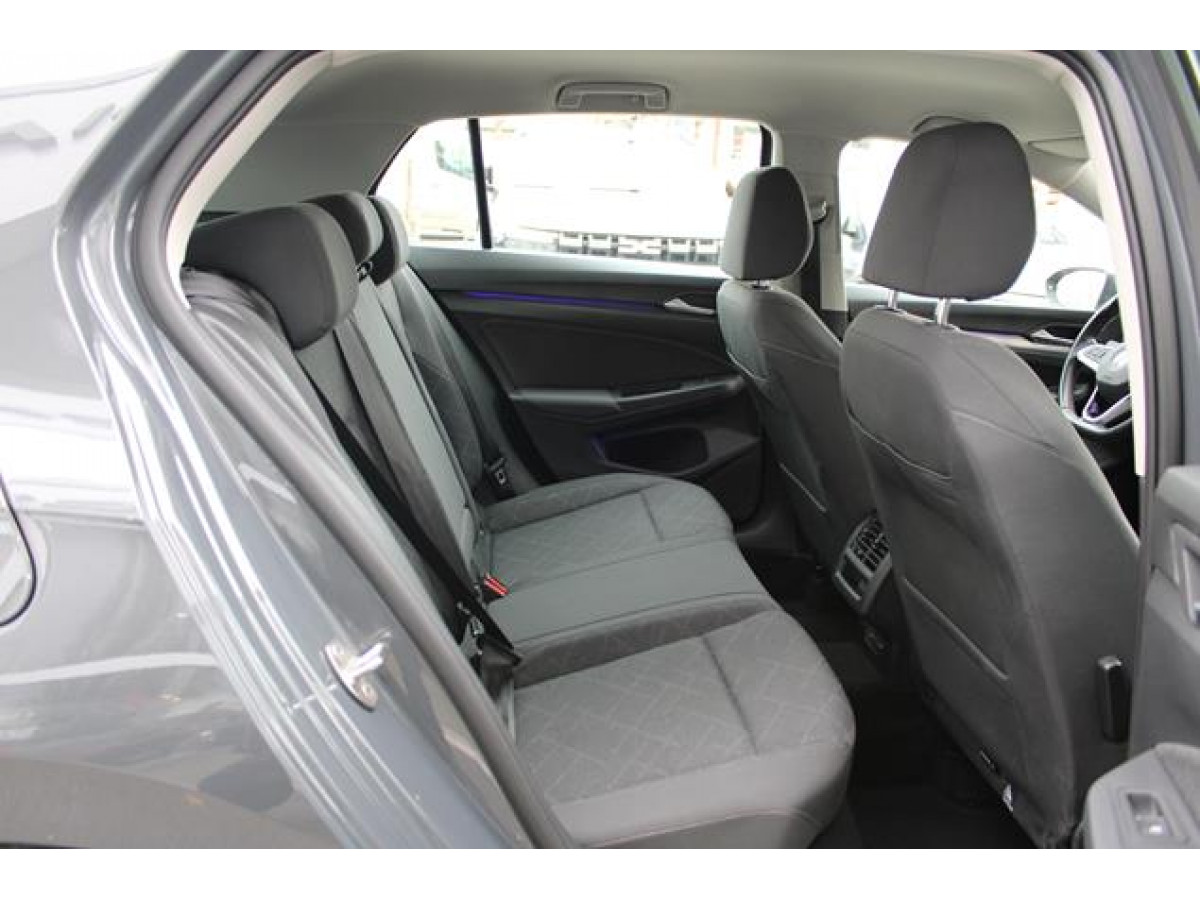 Volkswagen Golf 8 1.0 TSI Life 