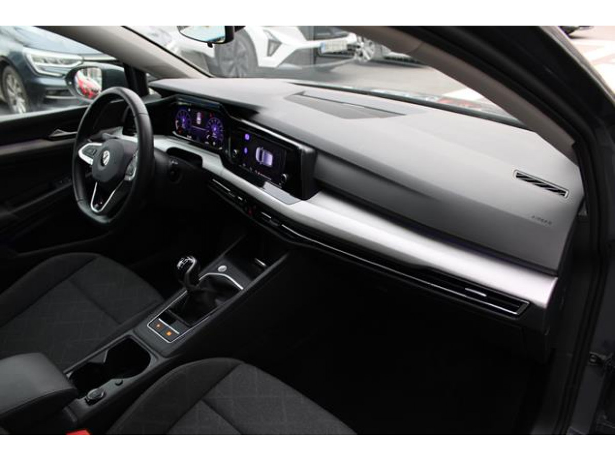 Volkswagen Golf 8 1.0 TSI Life 