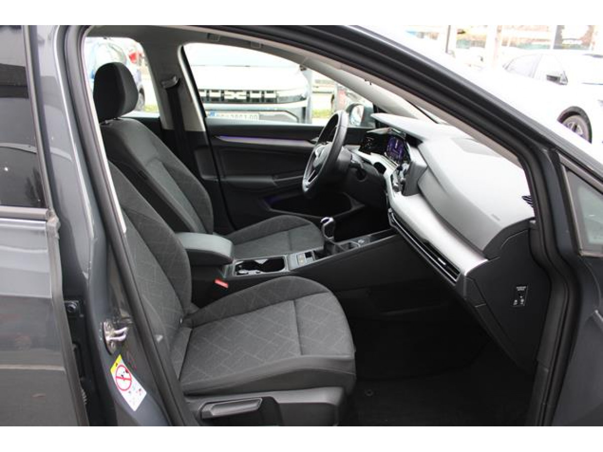 Volkswagen Golf 8 1.0 TSI Life 
