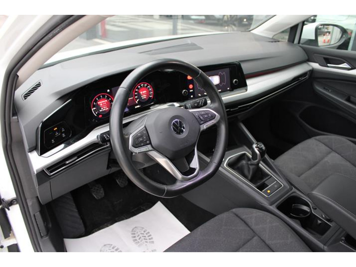 Volkswagen Golf 8 1.0 TSI Life 