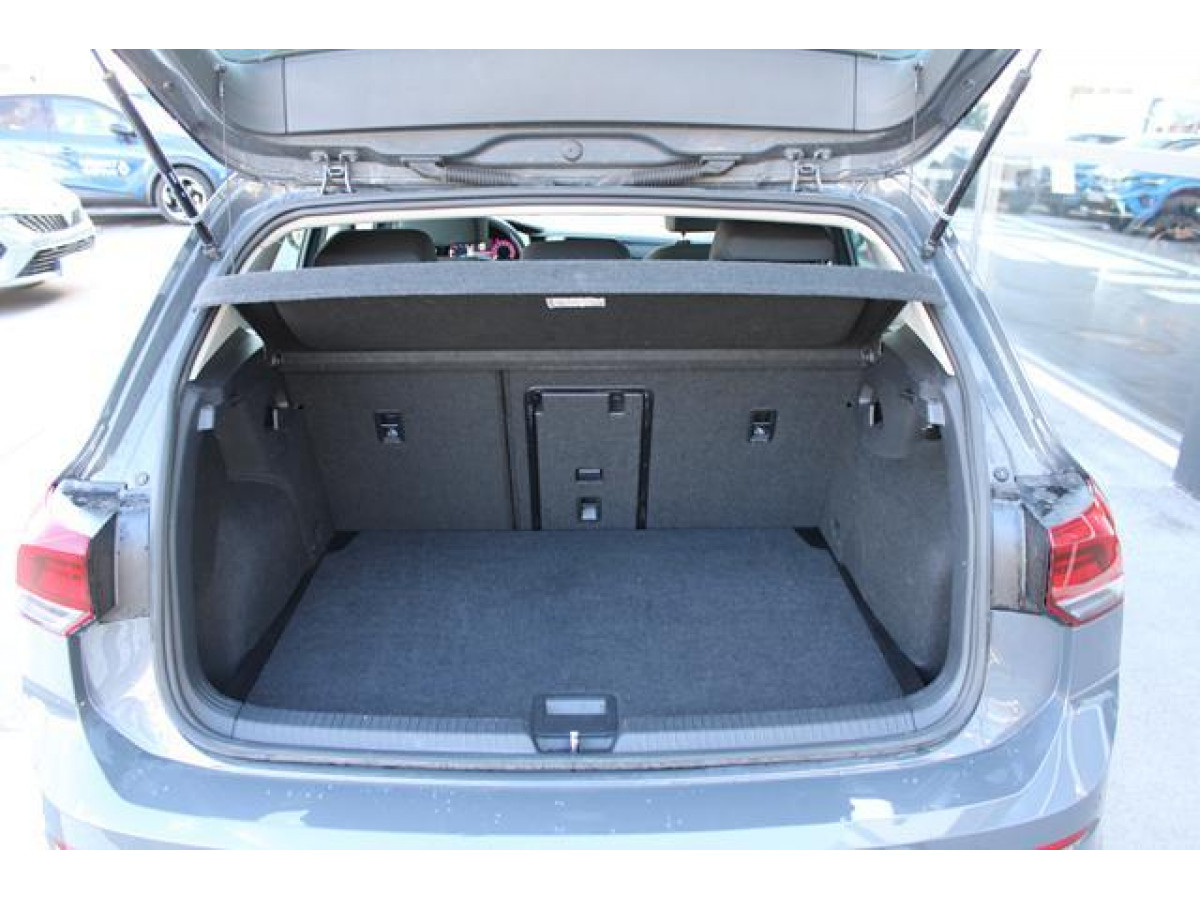 Volkswagen Golf 8 2.0 TDI Life 